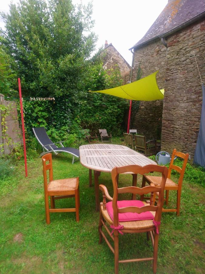 Chambre d'art Josselin Extérieur photo